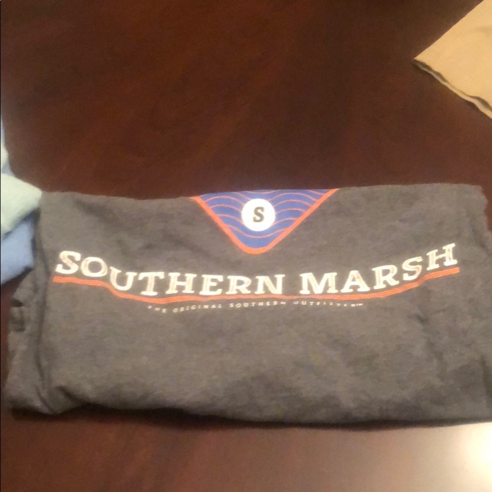 Boys medium southern marsh shirt